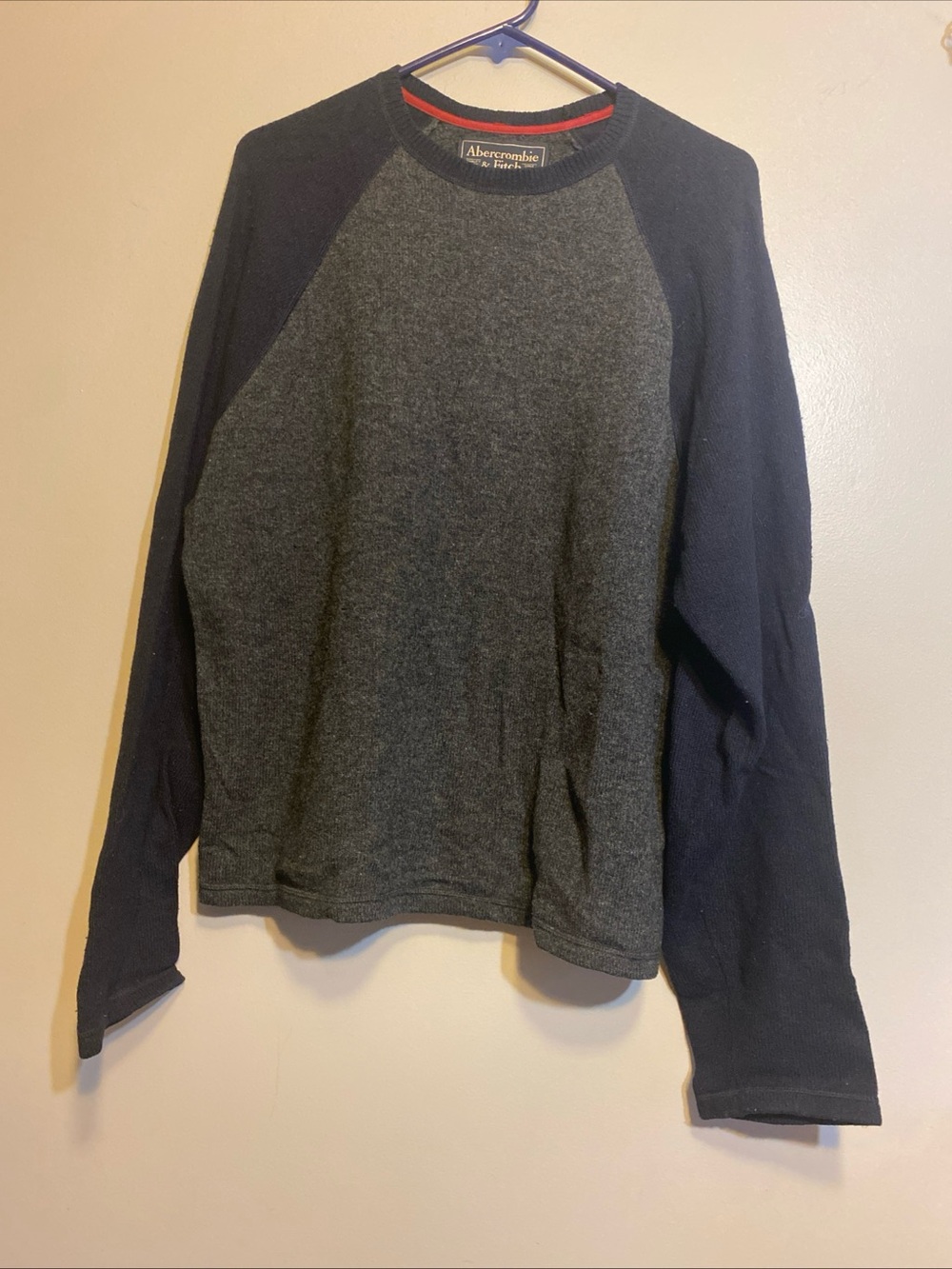 Vintage Abercrombie And Fitch Men’s XL Raglan Sweater 80% Lamb Wool Blk Grey